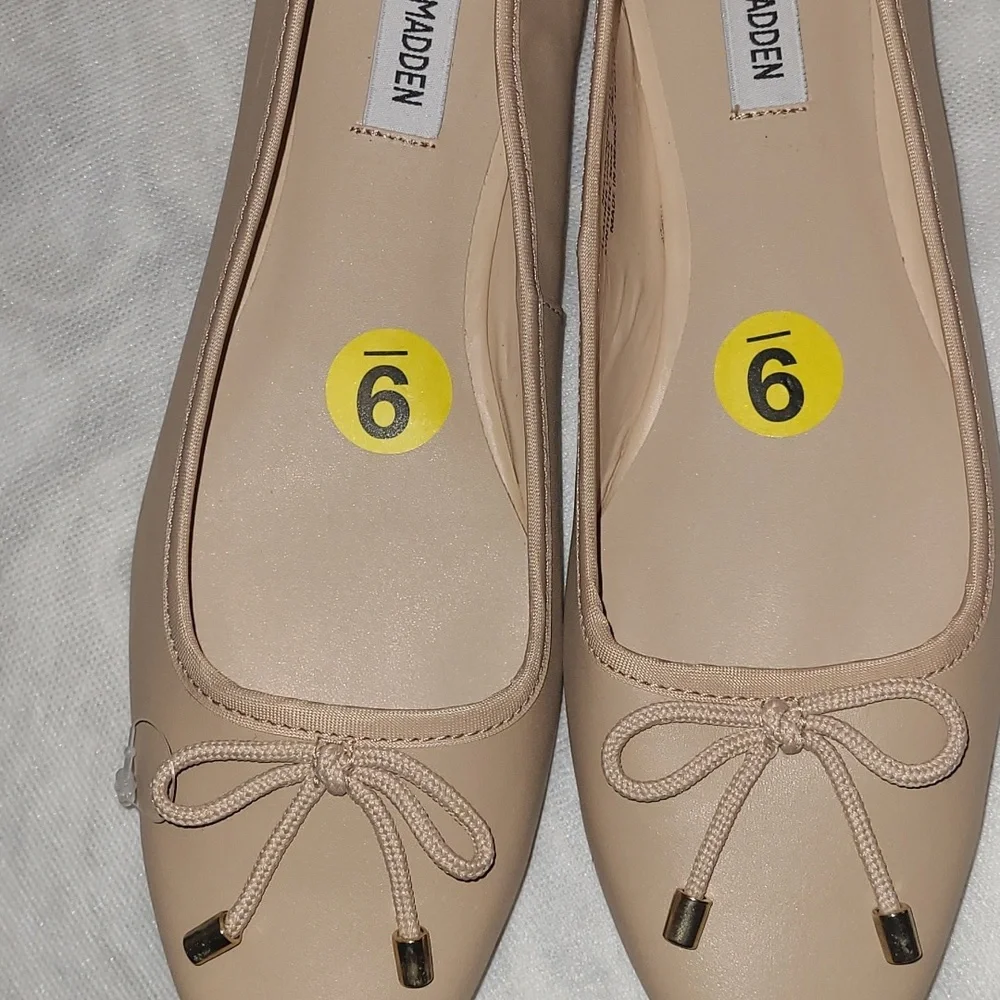 Steve Madden - Picture 1 of 2